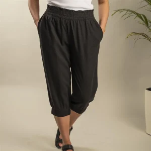 BYFALAKKA CAPRI PANTS - Black -